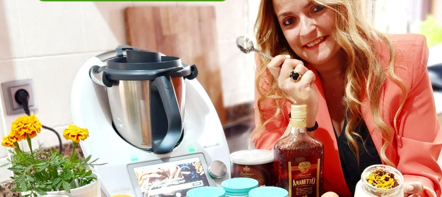 Tiramisú con toque de naranja .