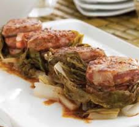 TACO DE BONITO SOBRE CAMA DE ACELGAS