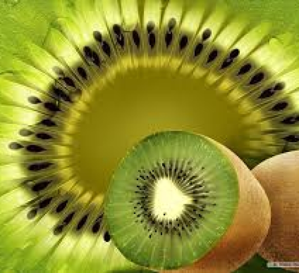 POSTRE DE KIWI CON SALSA DE YOGUR Y VAINILLA